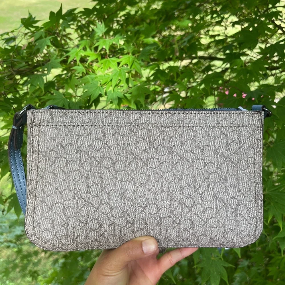 Calvin Klein Lucy Triple Compartment Shoulder Bag Blue gift‎